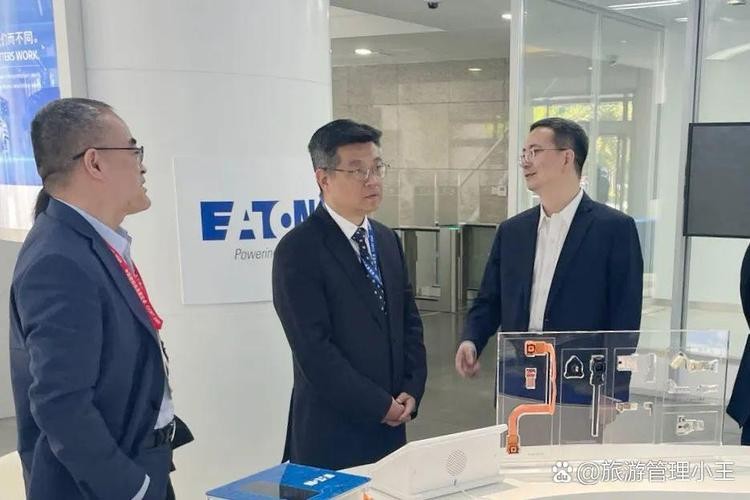 英首相携高官访华，共谋发展新篇章