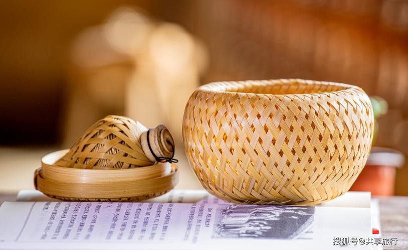 深圳人眼中的自然之谜，竹椅的舒适度与城市自然的奇妙碰撞